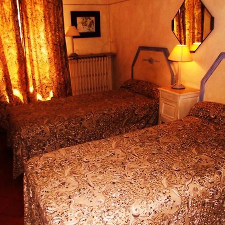 La Maison Aux Volets Bleus Bed & Breakfast Venasque Exterior photo